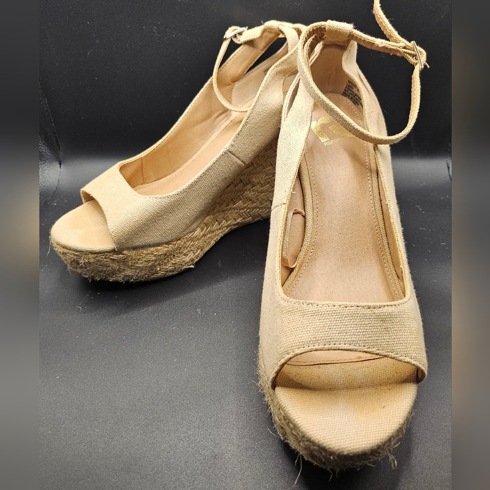 REPORT Wedge, Peep-toe Sandals, Beige, Size 9 Women's, Worn Once